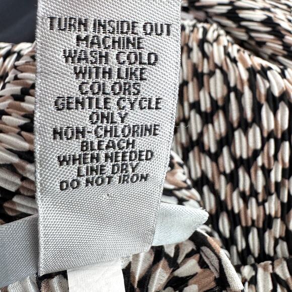 Catherine's Womens Blouse Top Size 3X Pleated Embellished Career Flowy Black - Picture 6 of 7